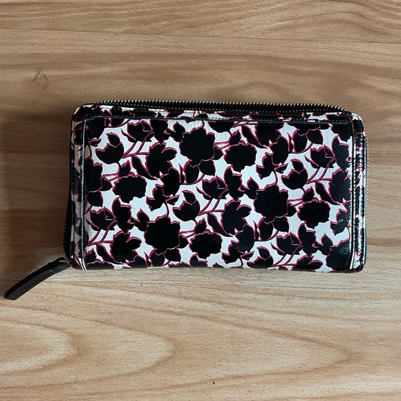 Halogen Handbags - Halogen Large Zip Around Wallet